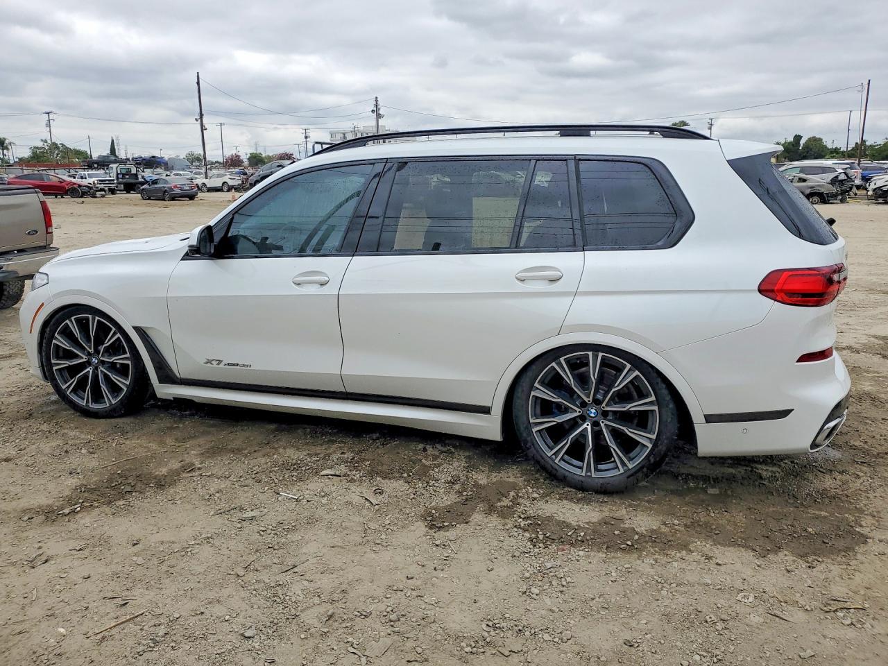 2019 BMW X7 xDrive50I - Фото 2
