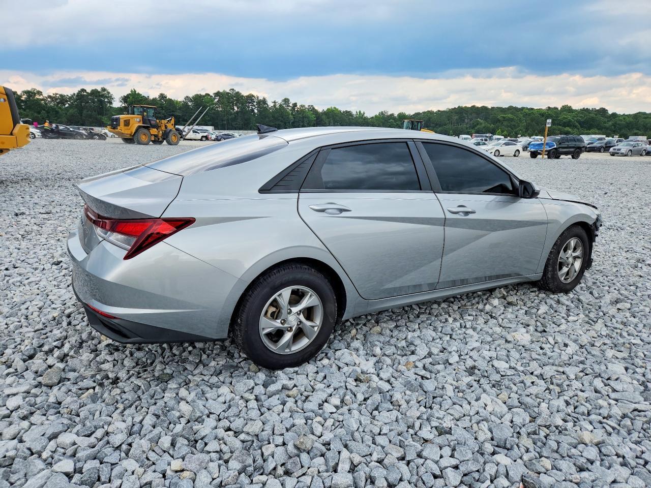 2021 Hyundai Elantra Se - Фото 3