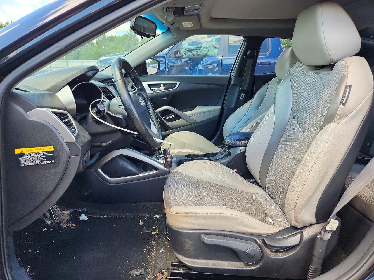 2013 Hyundai Veloster Base - Image 7