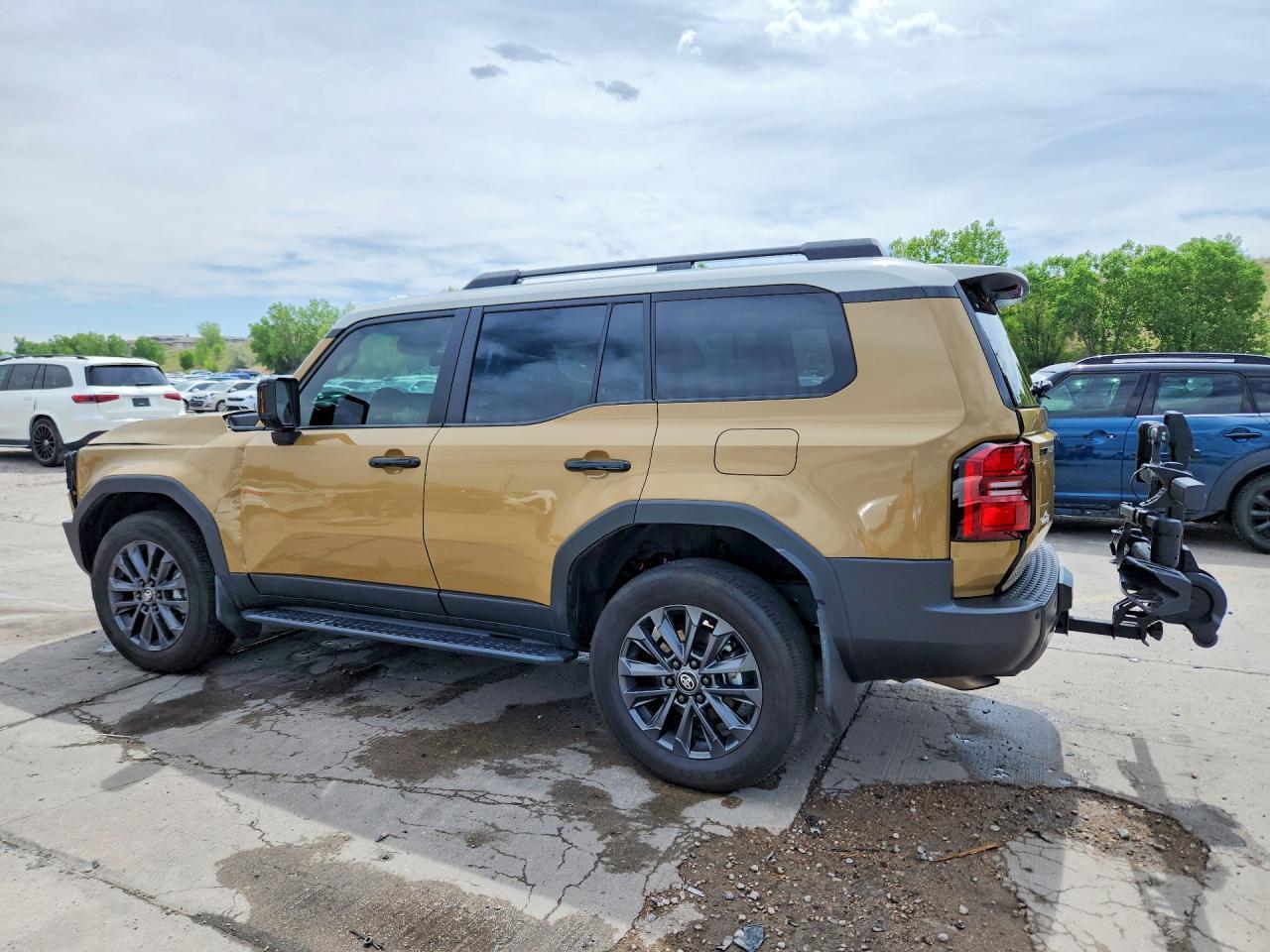 2025 Toyota Land Cruiser Base - Фото 2