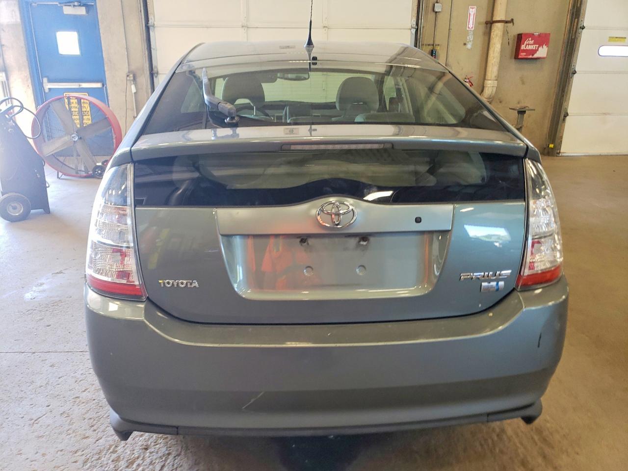 2004 Toyota Prius Base - Фото 6