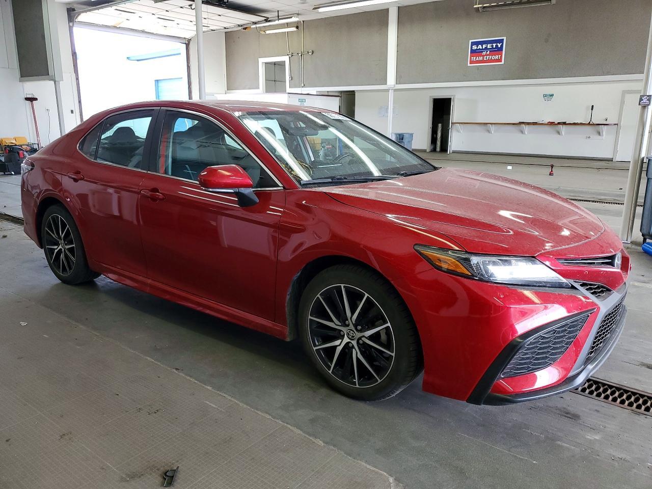 2021 Toyota Camry Se - Image 4
