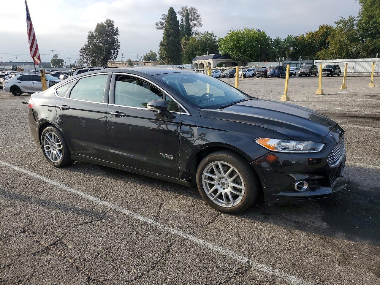 2014 Ford Fusion Titanium Phev - Image 4