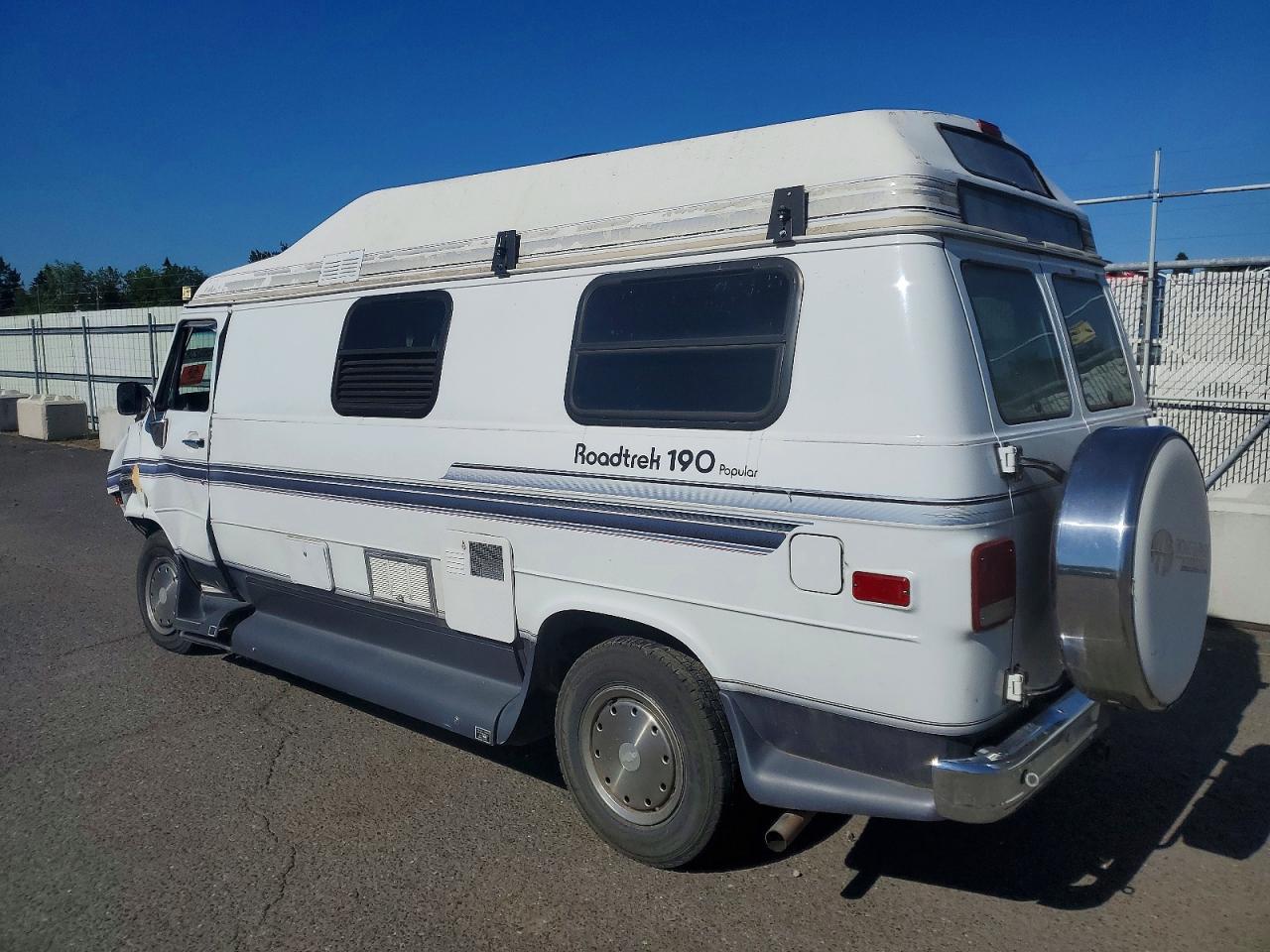 1996 Chevrolet Motorhome Chassis - Image 3