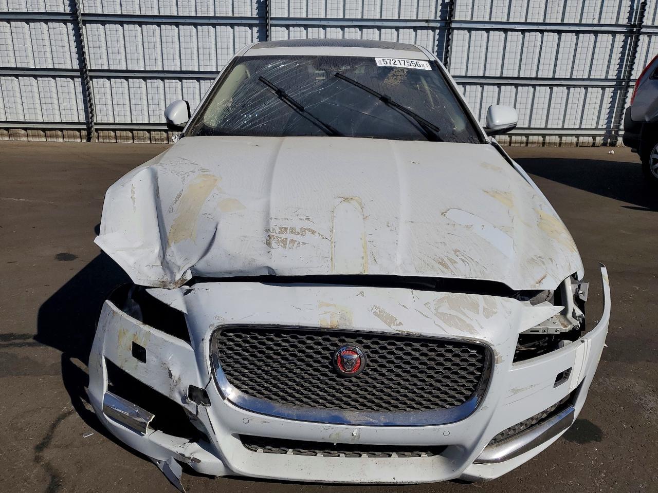 2016 Jaguar Xf Premium - Image 5