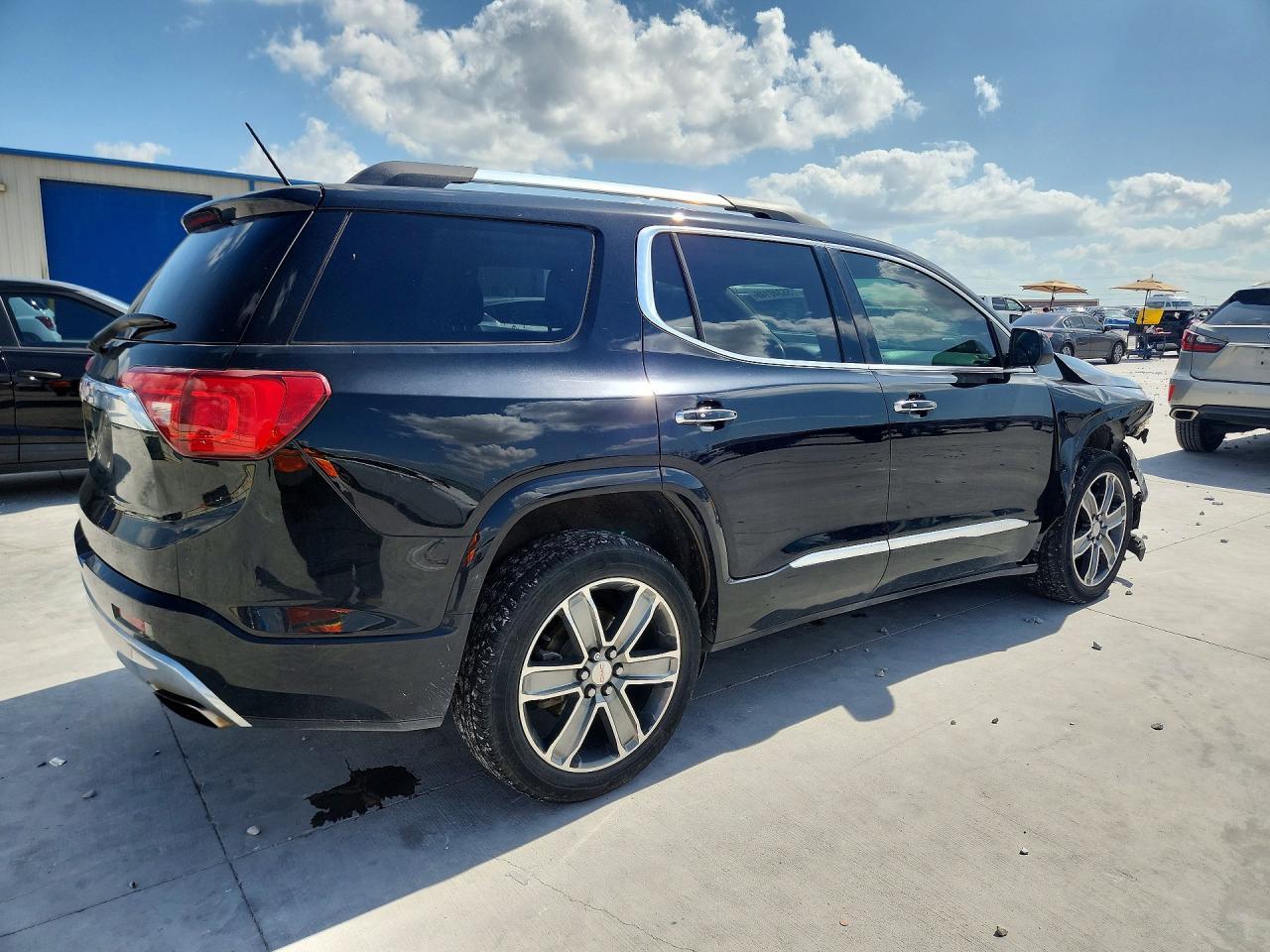 2017 GMC Acadia Denali - Фото 3