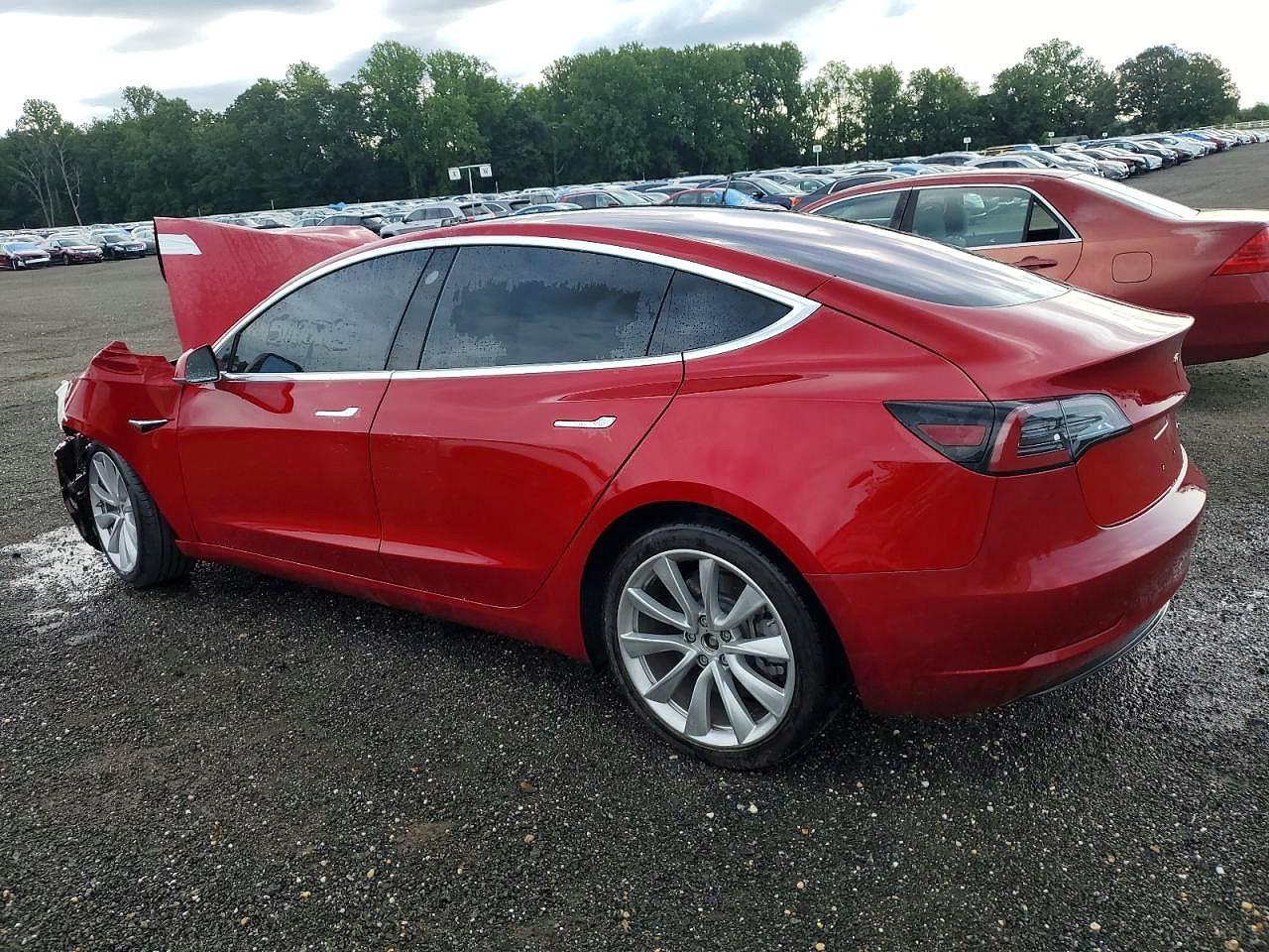 2018 Tesla Model 3 - Фото 2