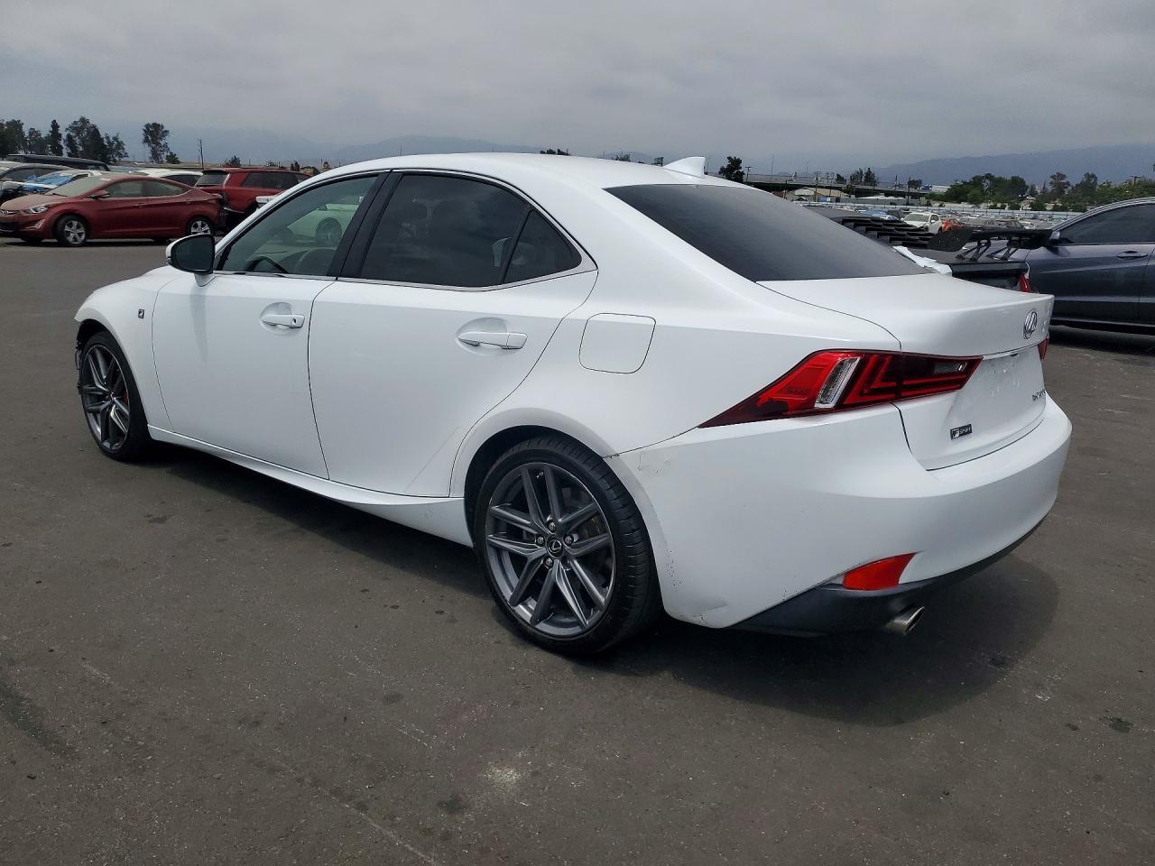 2016 Lexus Is 200T - Фото 2