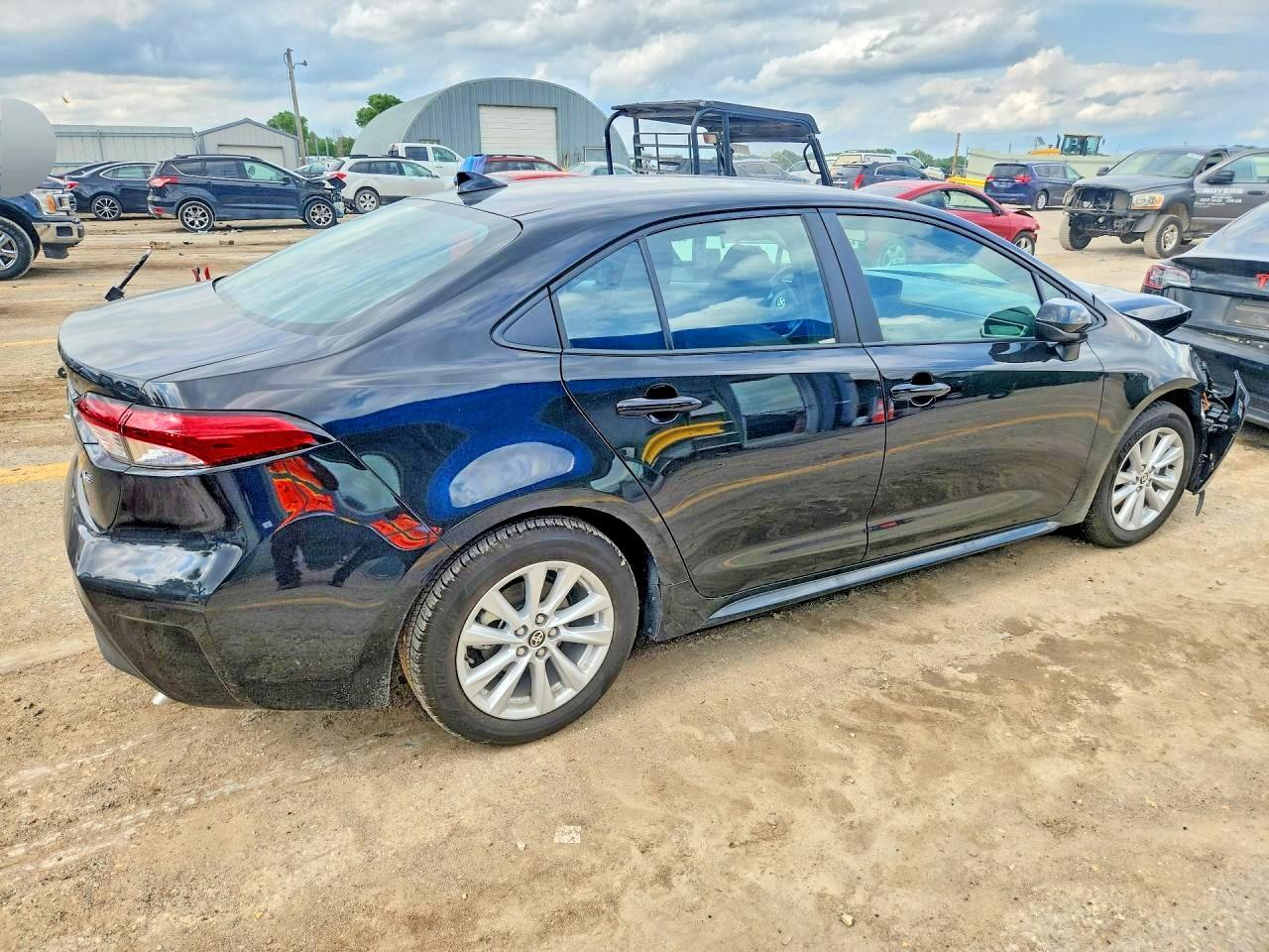 2026 Toyota Corolla Le - Фото 3
