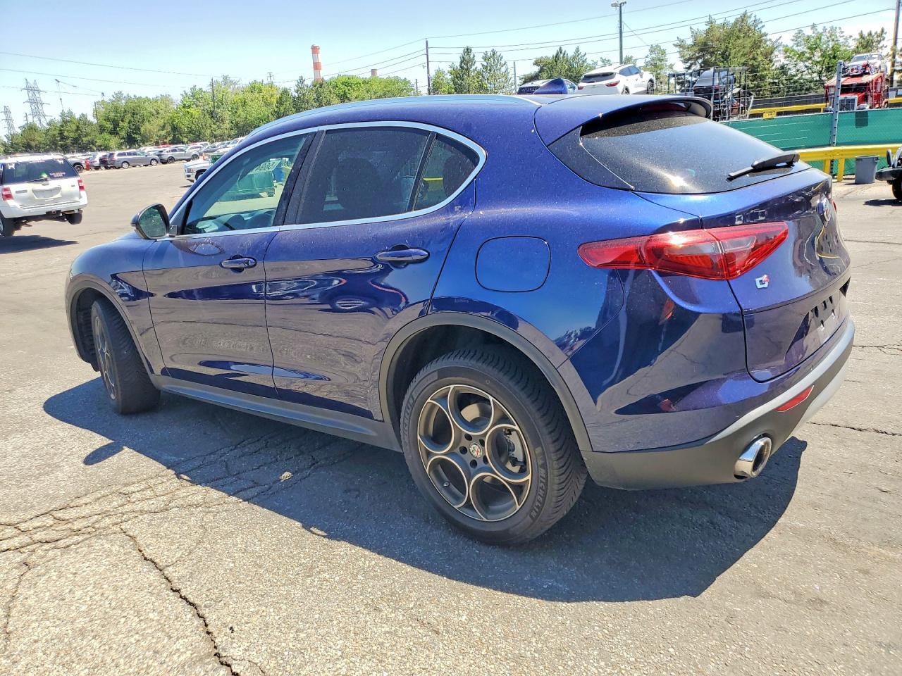 2018 Alfa Romeo Stelvio - Image 2