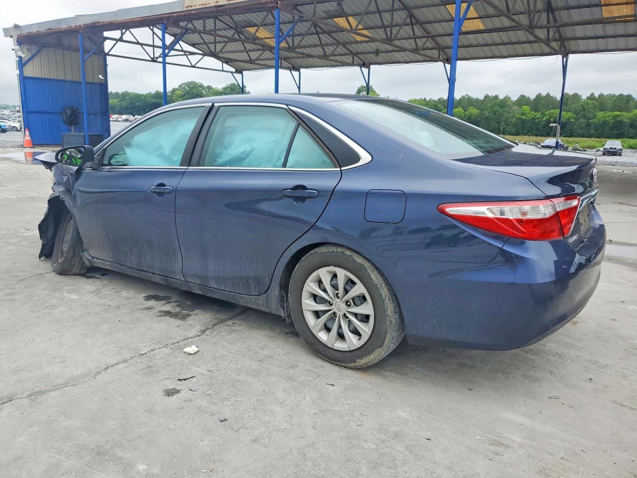 2016 Toyota Camry Le - Image 2