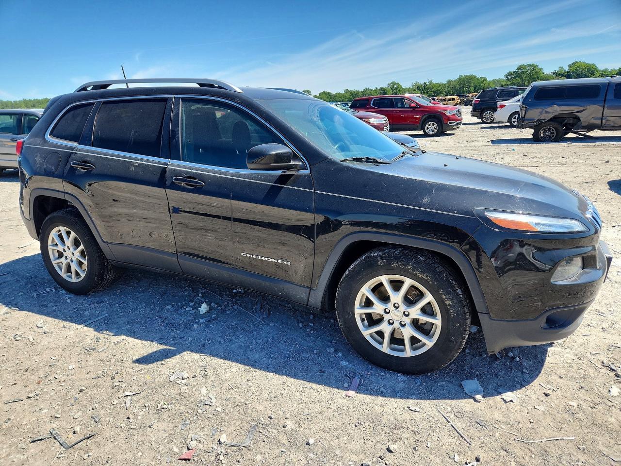 2017 Jeep Cherokee Latitude - Image 4