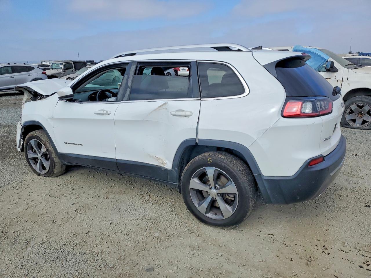 2019 Jeep Cherokee Limited - Image 2