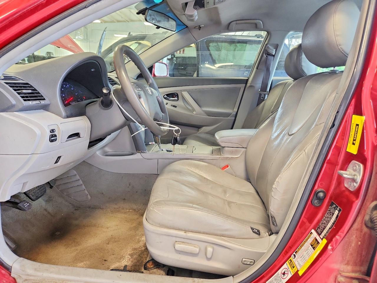 2010 Toyota Camry Le - Фото 7