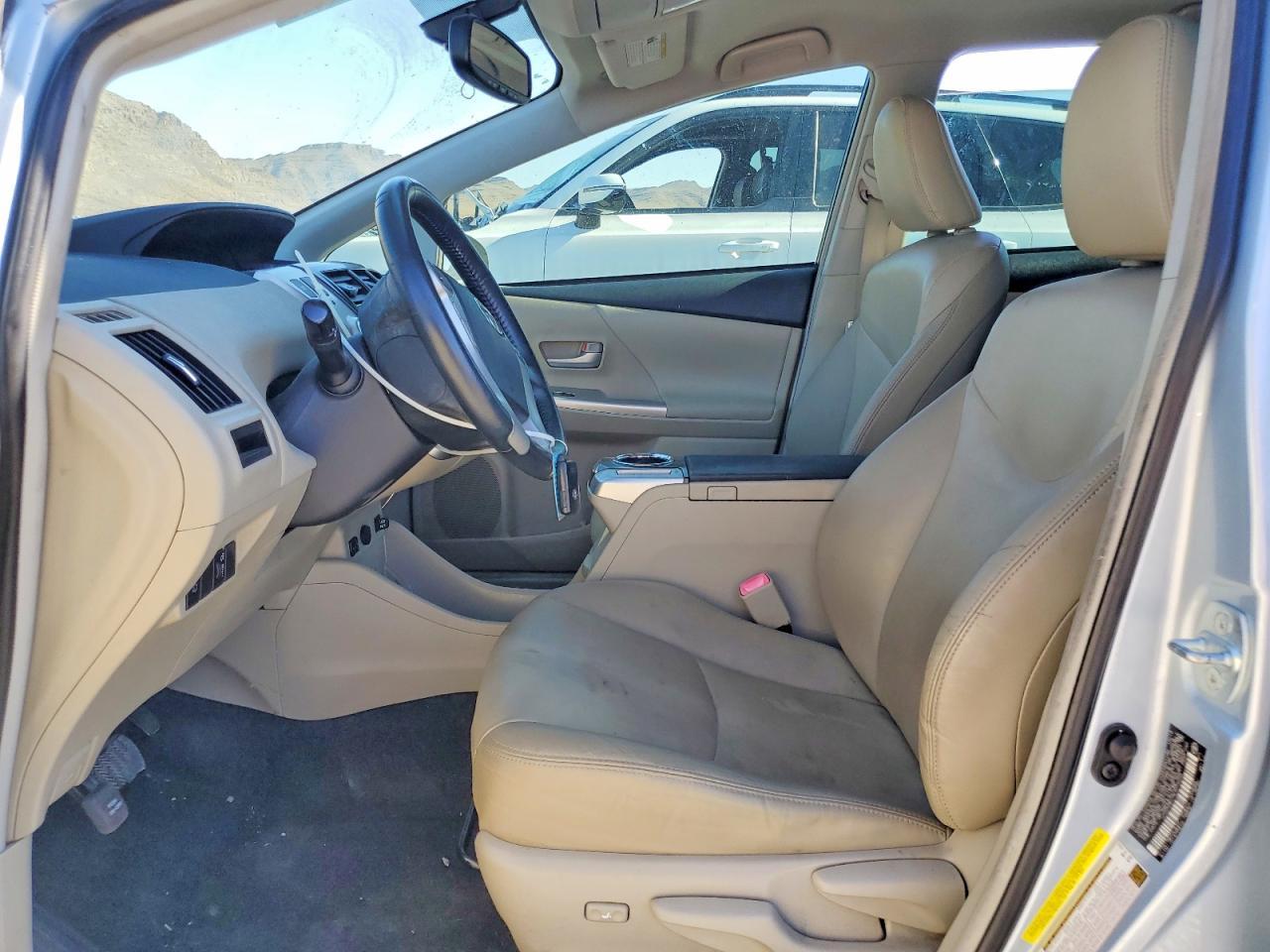 2014 Toyota Prius V Five - Image 7