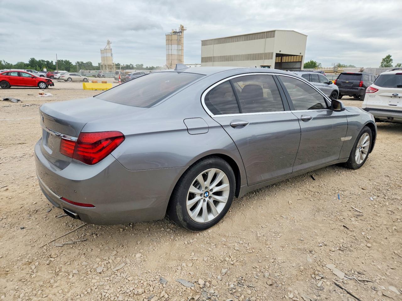 2014 BMW 740 I - Фото 3