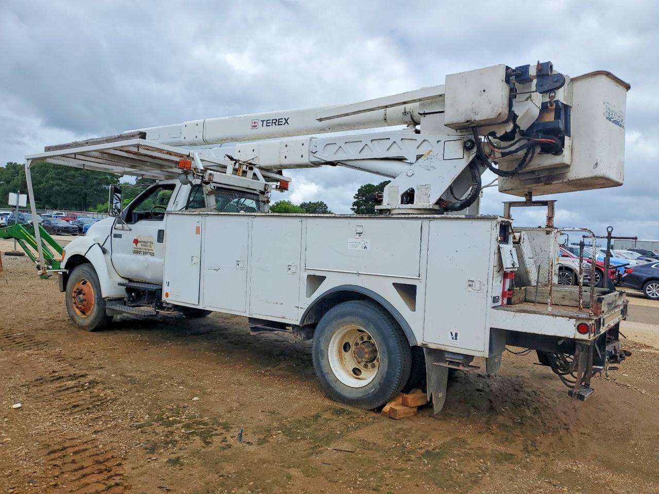 2007 Ford F750 Super Duty - Image 3