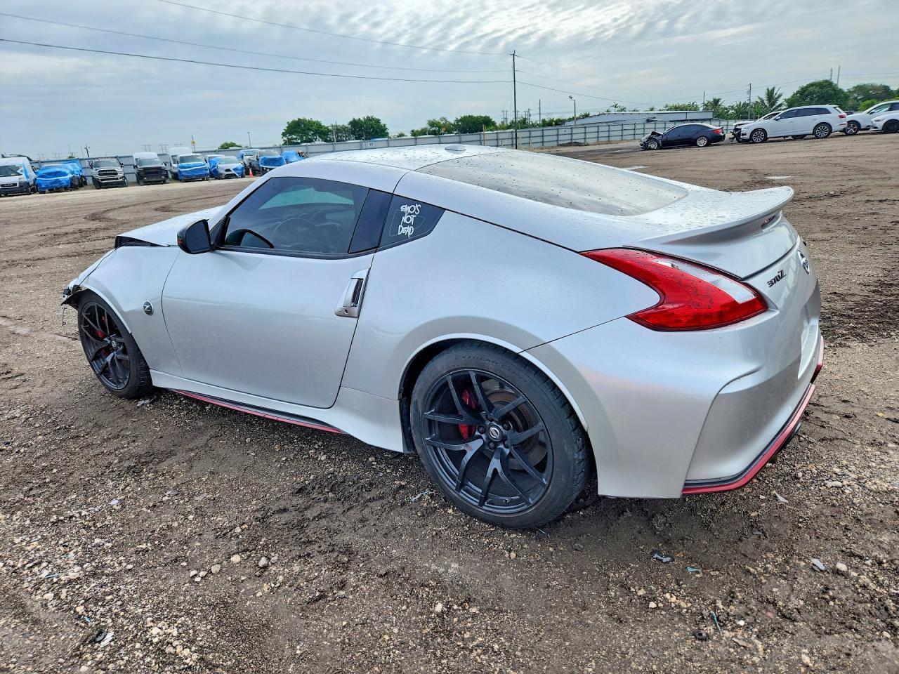 2016 Nissan 370Z Nismo Tech - Фото 2