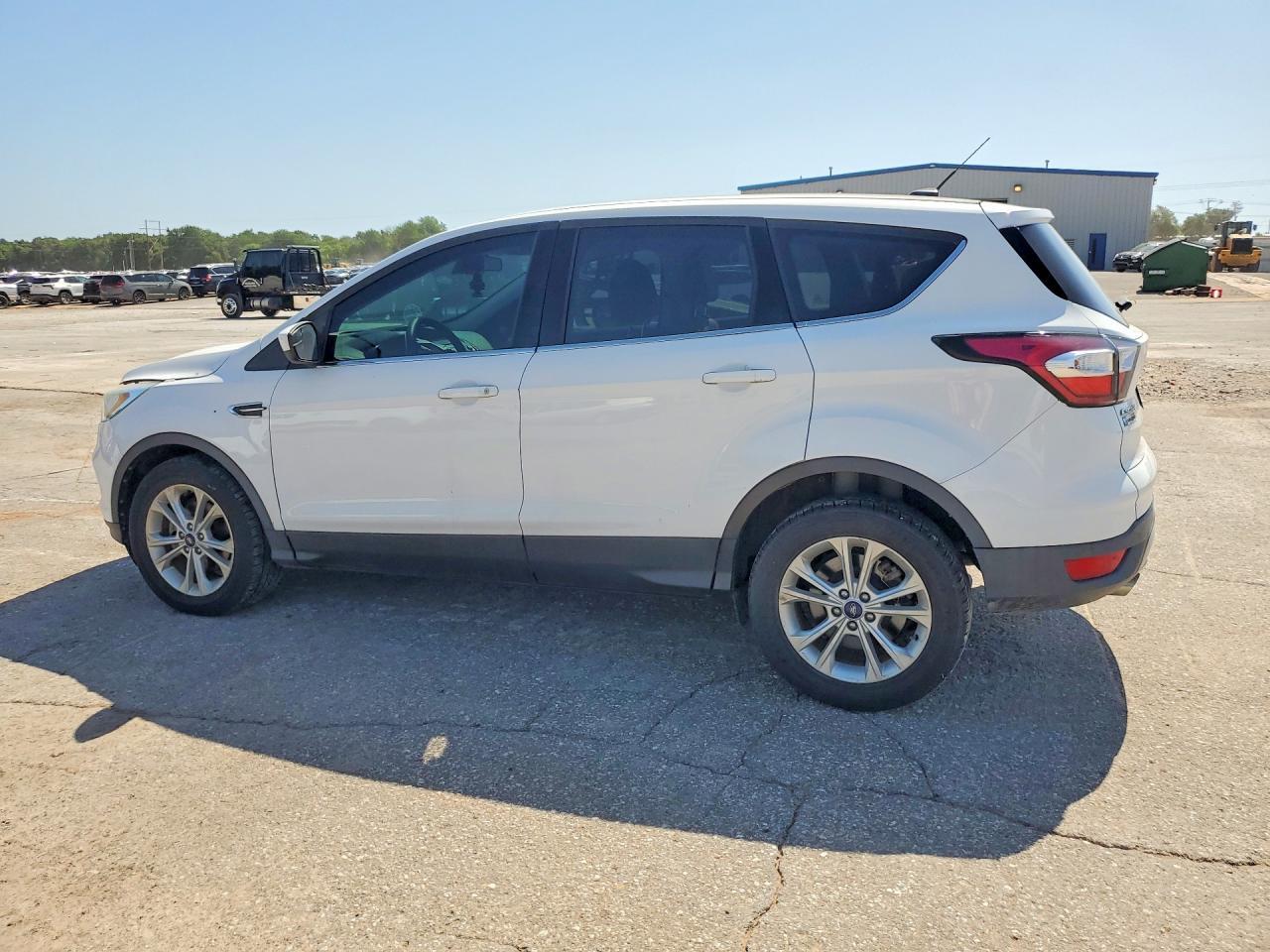 2017 Ford Escape Se - Фото 2