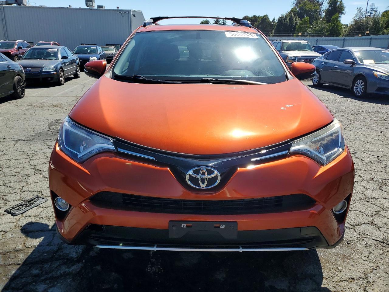 2016 Toyota Rav4 Xle - Image 5