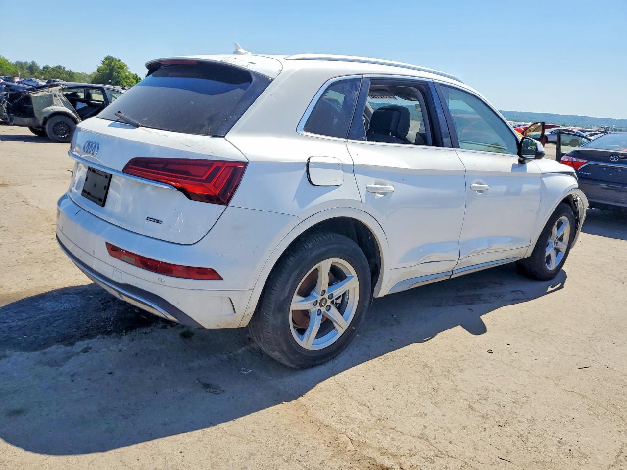 2023 Audi Q5 Premium 40 - Фото 3