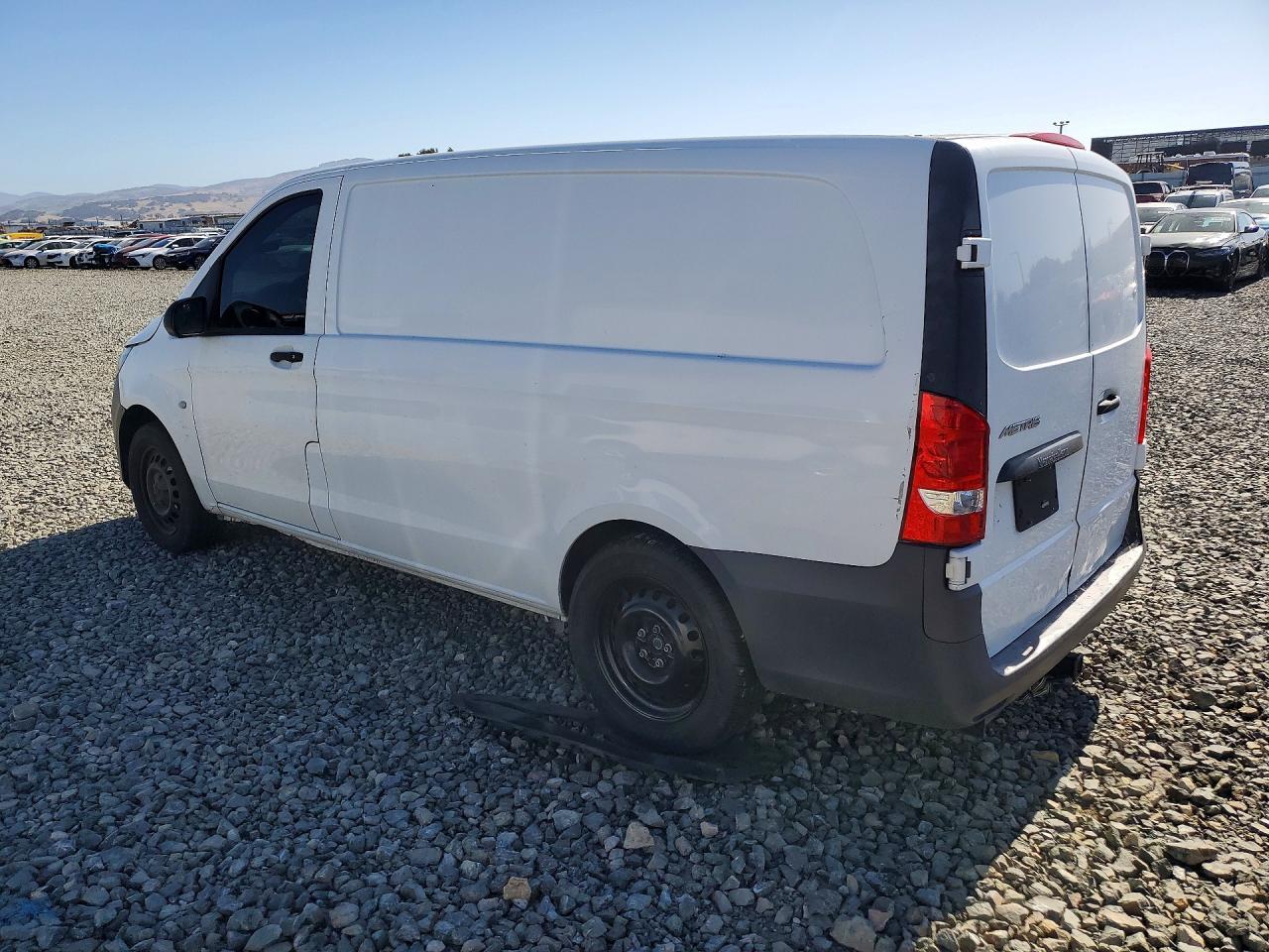 2017 Mercedes-Benz Metris - Delivery Van - Фото 2