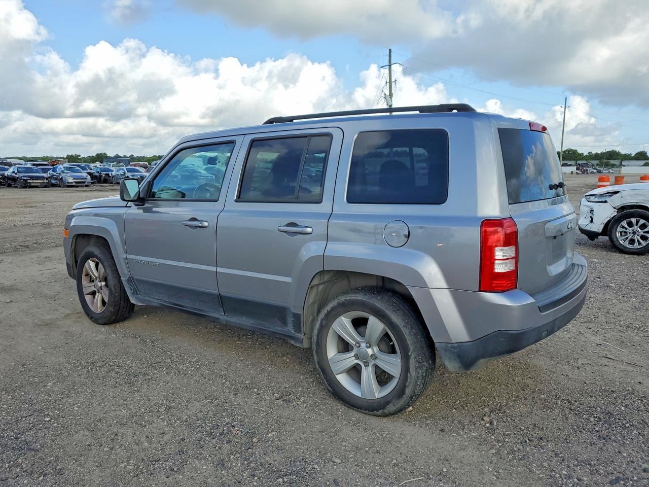 2016 Jeep Patriot Latitude - Image 2