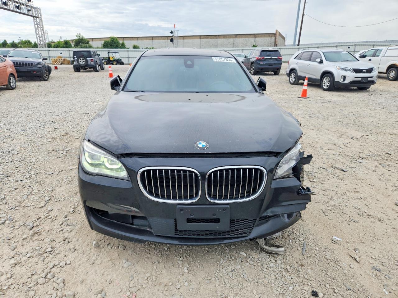 2015 BMW 750 Xi - Image 5