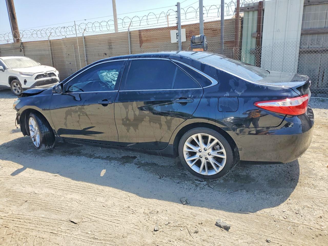 2016 Toyota Camry Le - Image 2