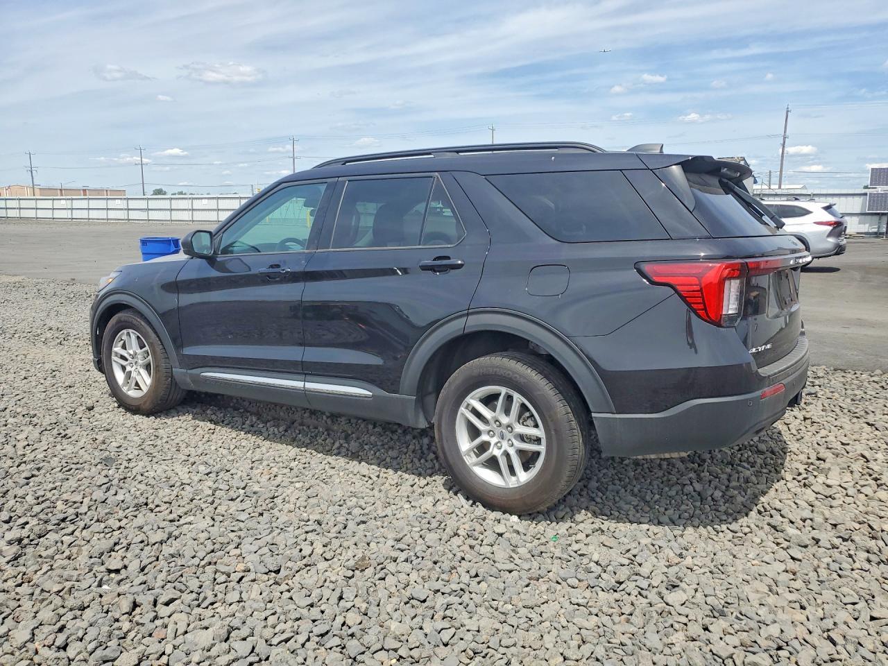 2025 Ford Explorer Active - Фото 2