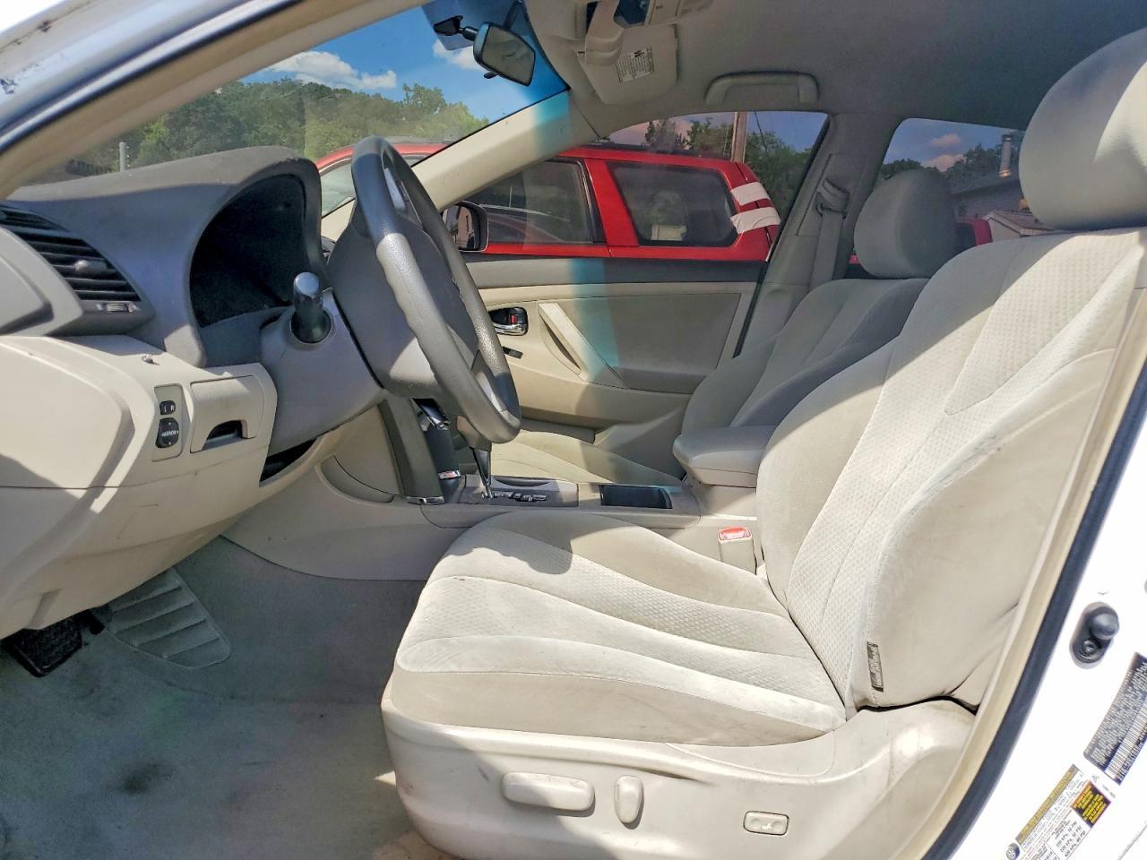 2009 Toyota Camry Le - Image 7