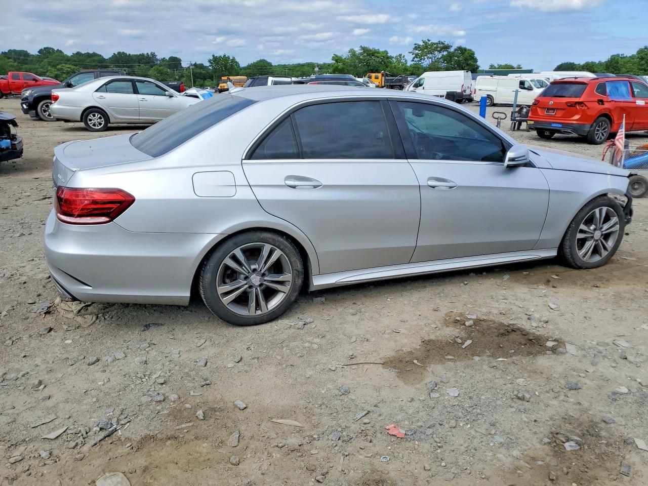 2014 Mercedes-Benz E 250 Bluetec - Image 3