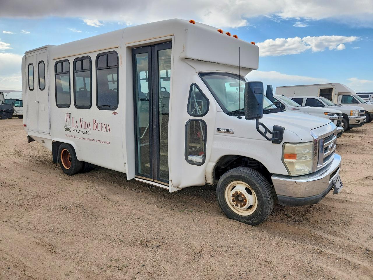 2008 Ford E350 Shuttle Bus - Фото 4