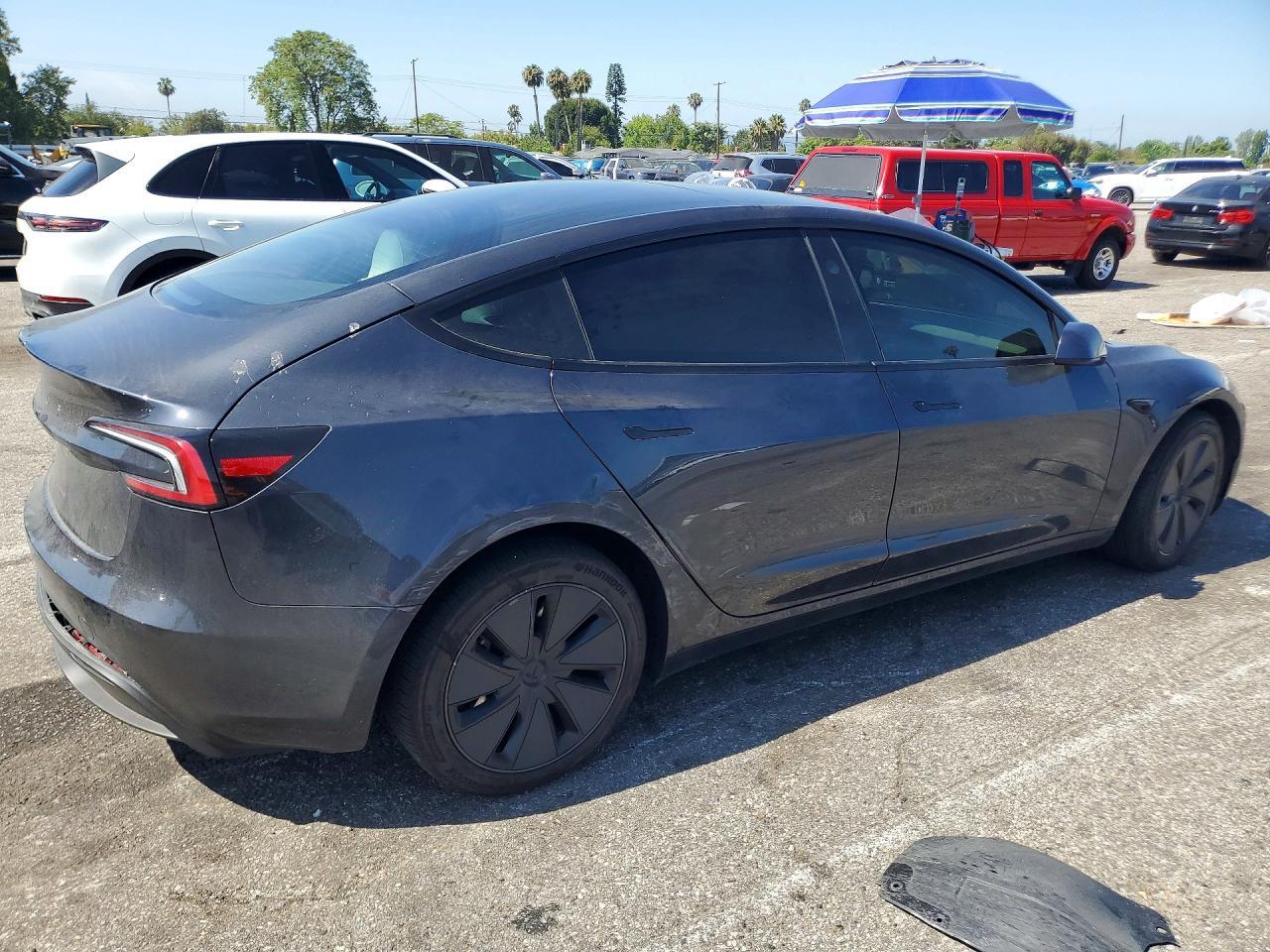 2025 Tesla Model 3 - Image 3