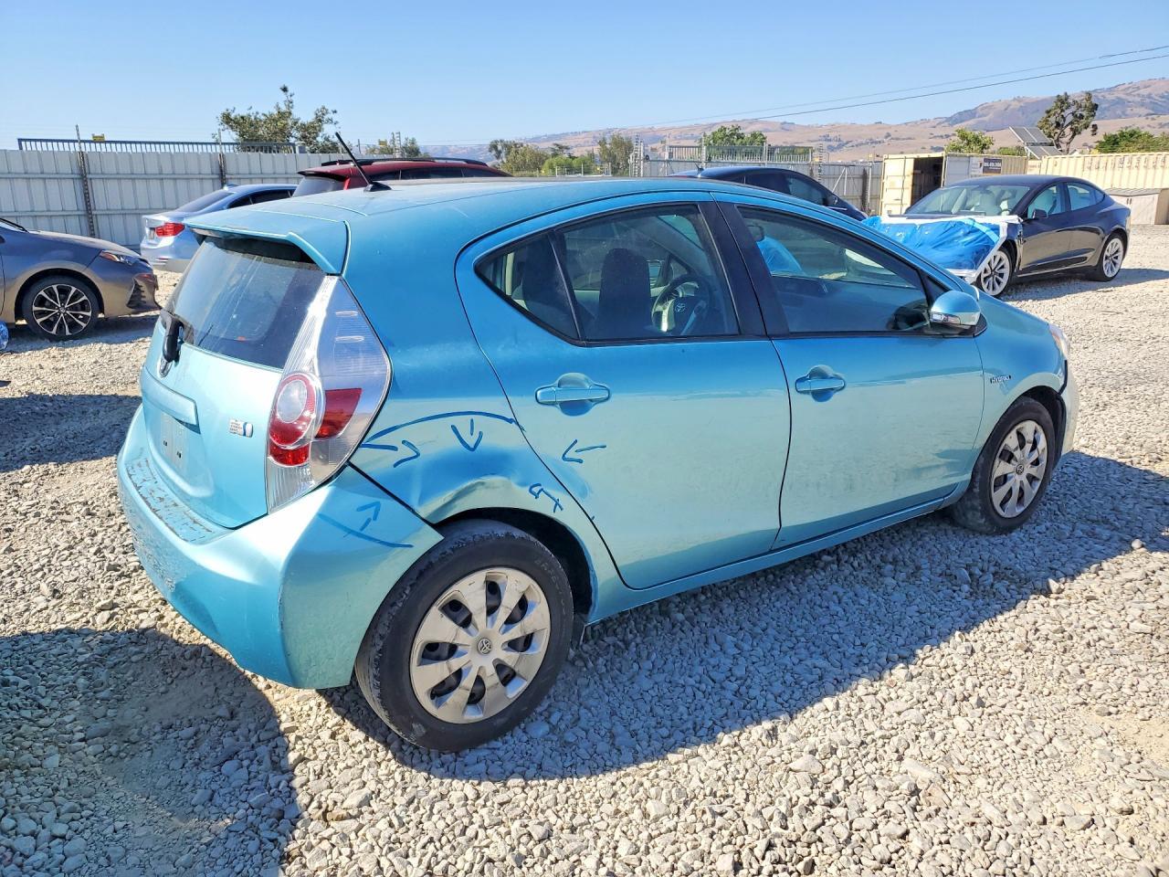 2013 Toyota Prius C One - Фото 3