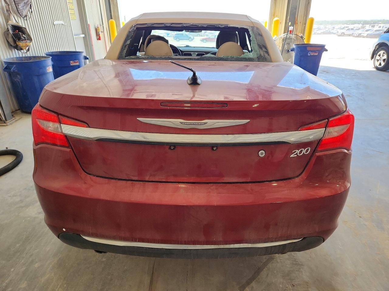 2011 Chrysler 200 Touring - Фото 6