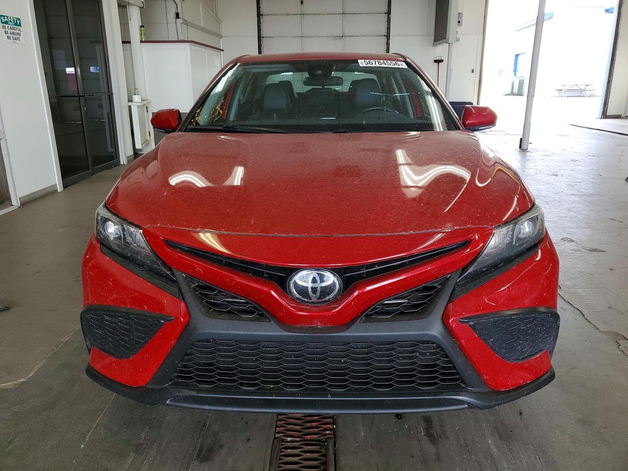 2021 Toyota Camry Se - Image 5