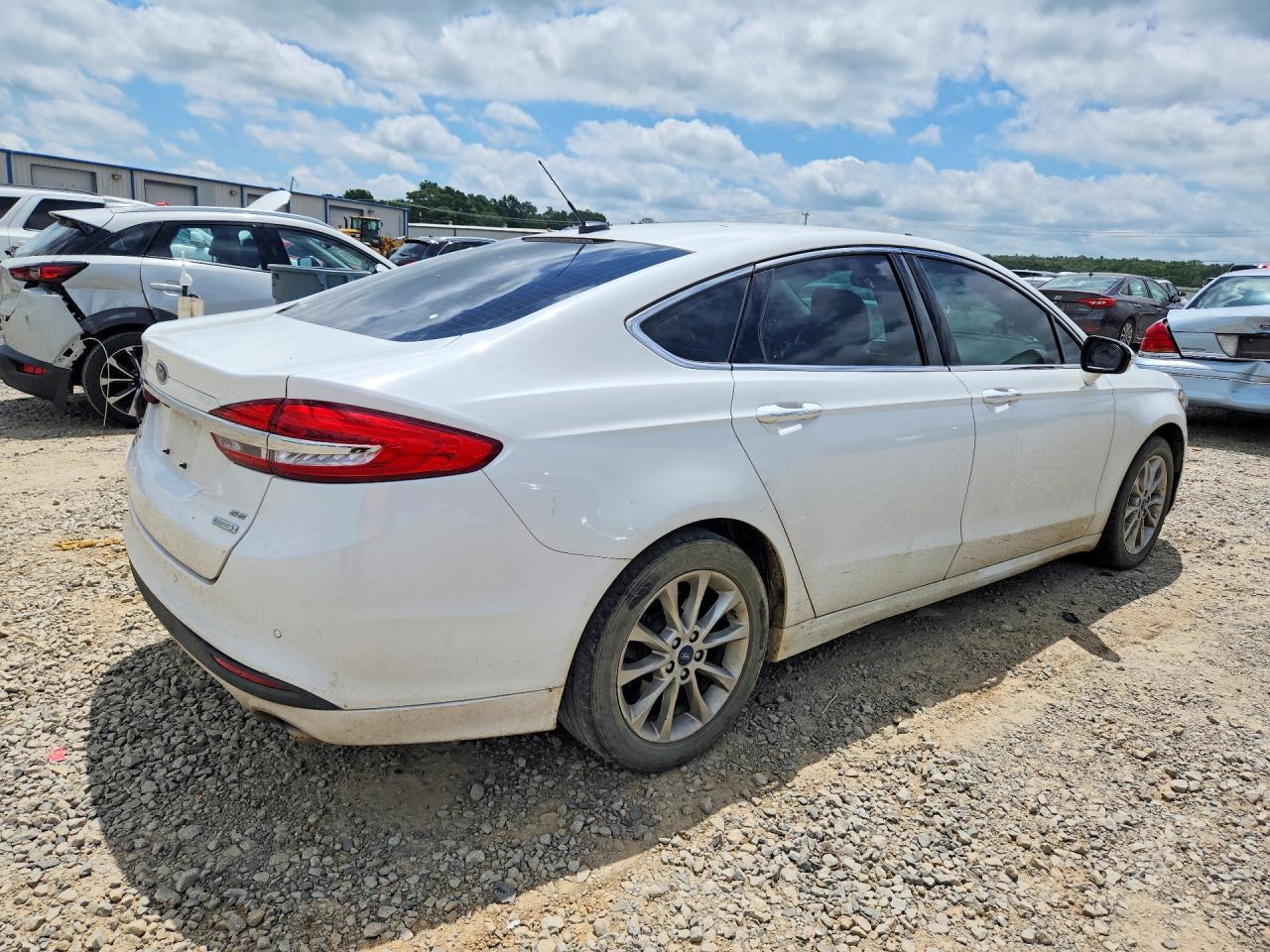 2017 Ford Fusion Se - Фото 3