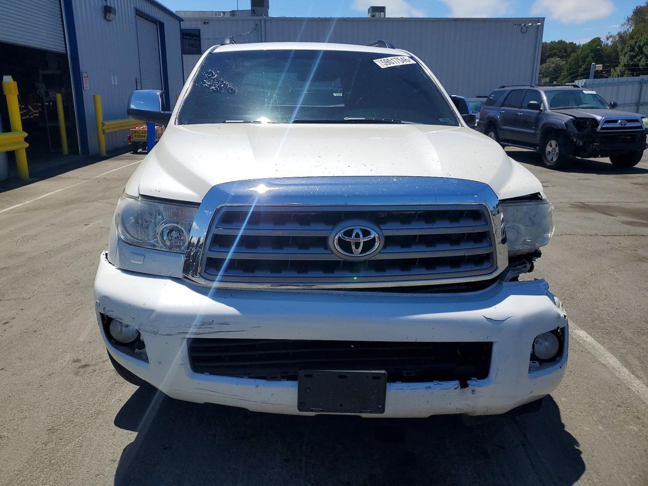 2017 Toyota Sequoia Platinum - Фото 5