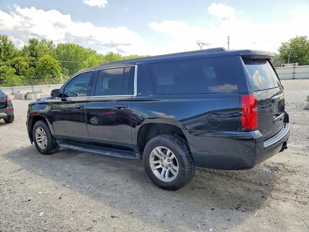 2019 Chevrolet Suburban C1500 Lt - Image 2