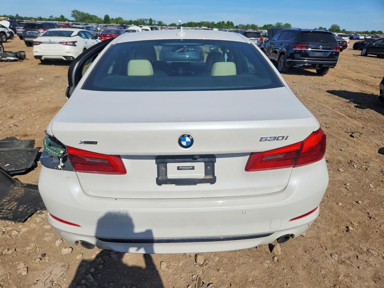 2020 BMW 530 Xi - Фото 6
