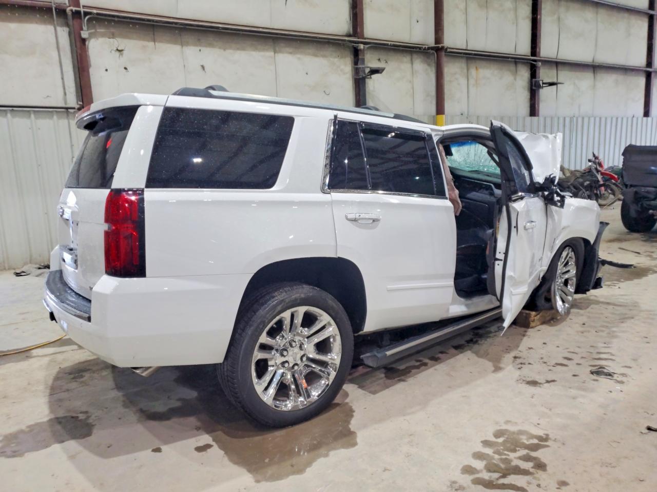 2020 Chevrolet Tahoe K1500 Premier - Фото 3