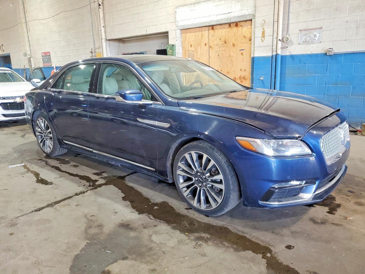 2017 Lincoln Continental Select - Image 4