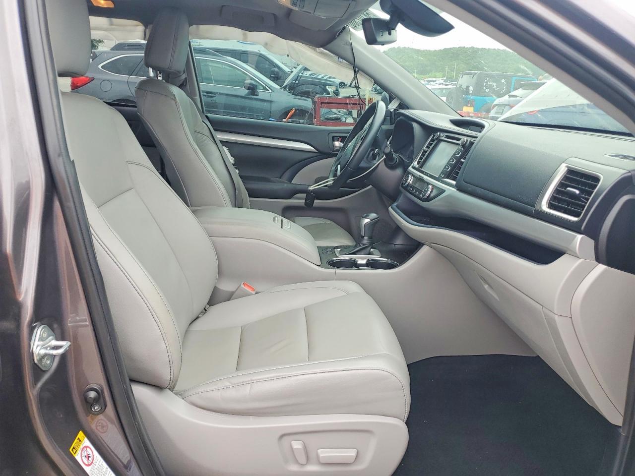 2019 Toyota Highlander Xle - Фото 7