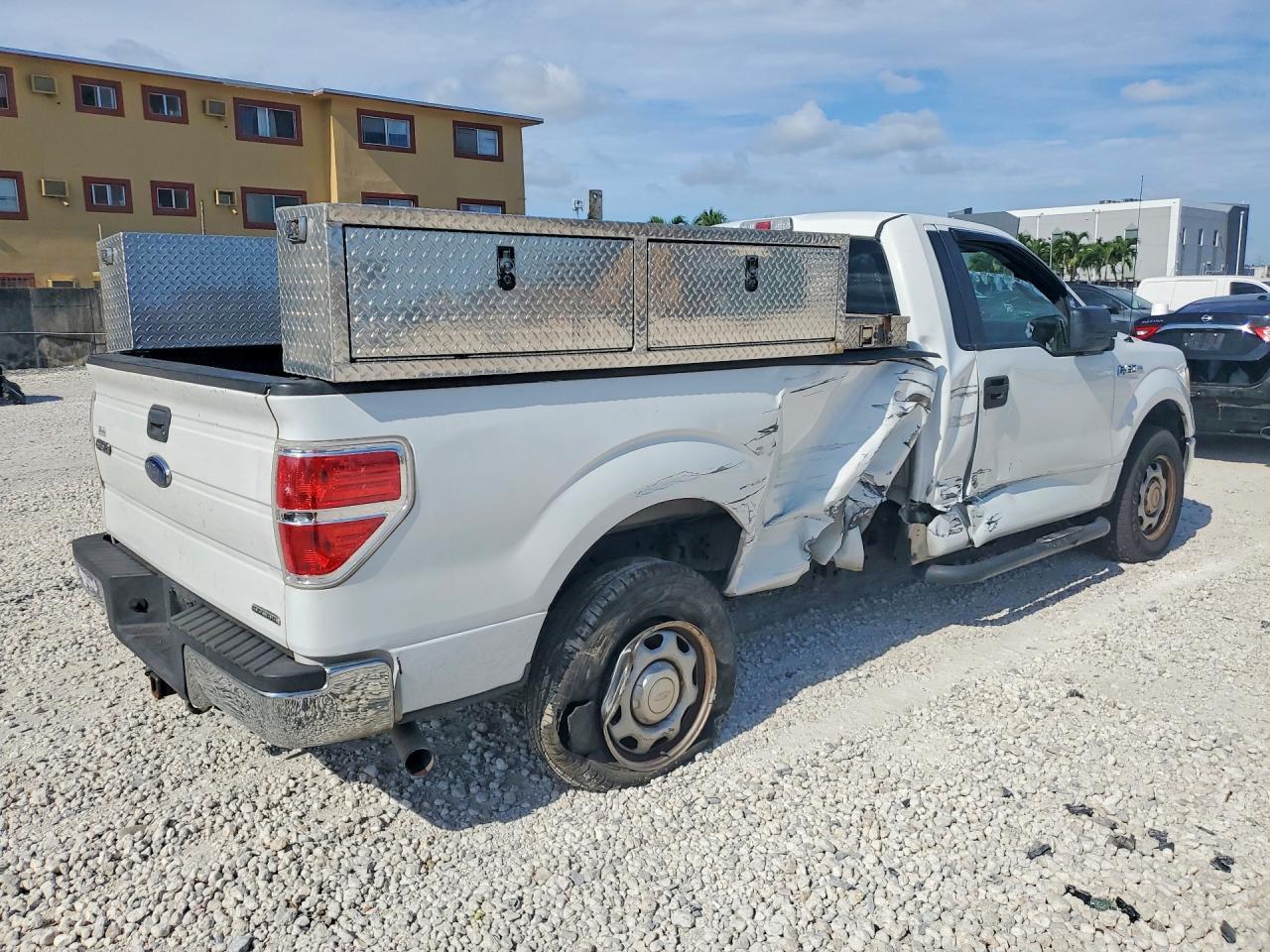 2014 Ford F150 - Фото 3