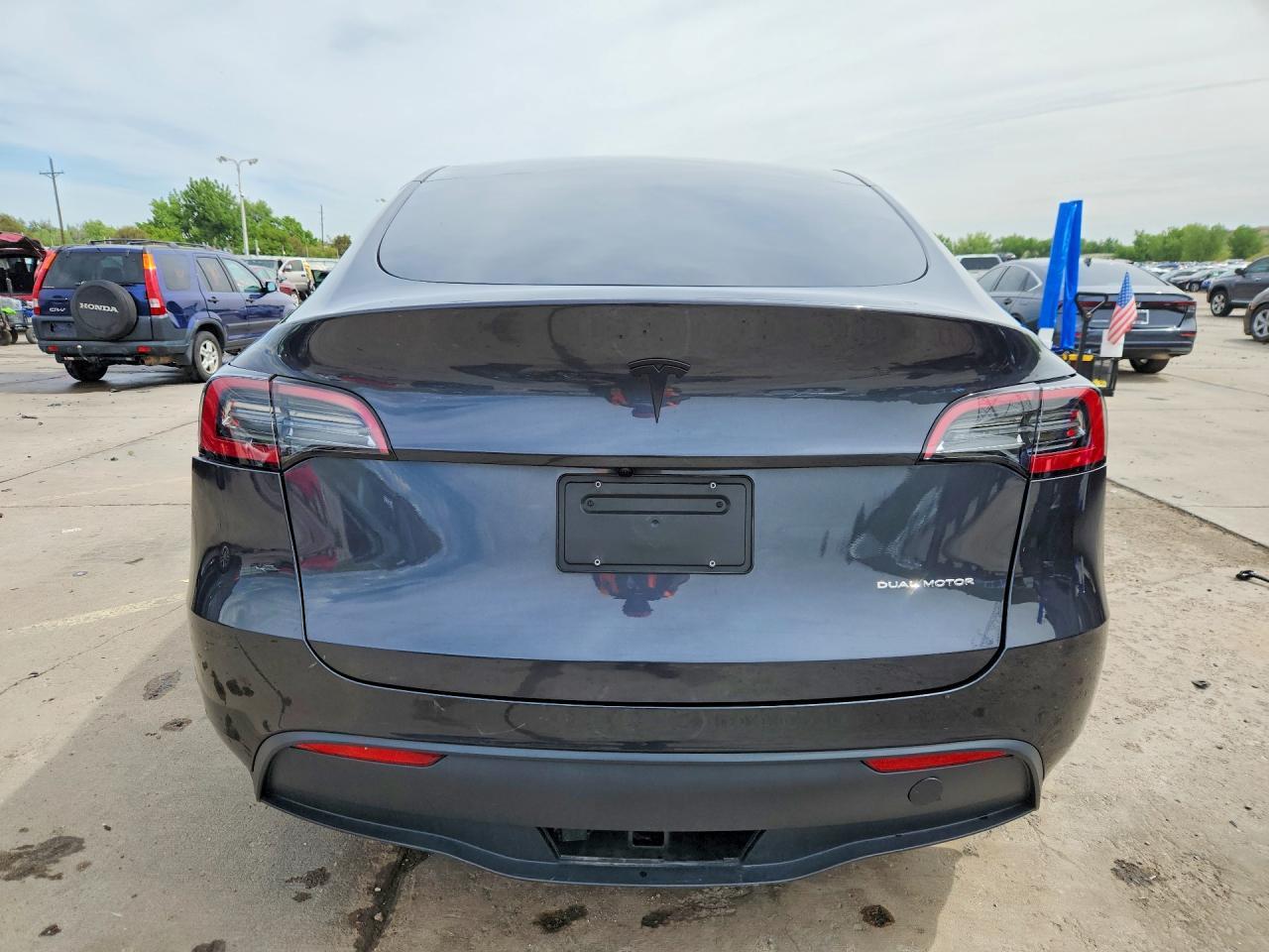 2025 Tesla Model Y - Image 6