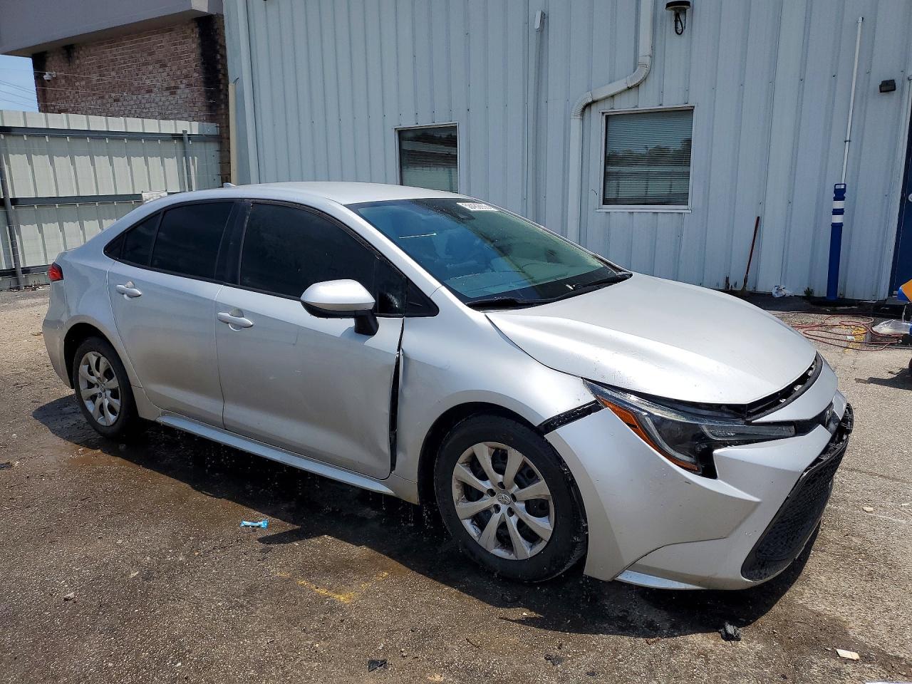 2022 Toyota Corolla Le - Image 4