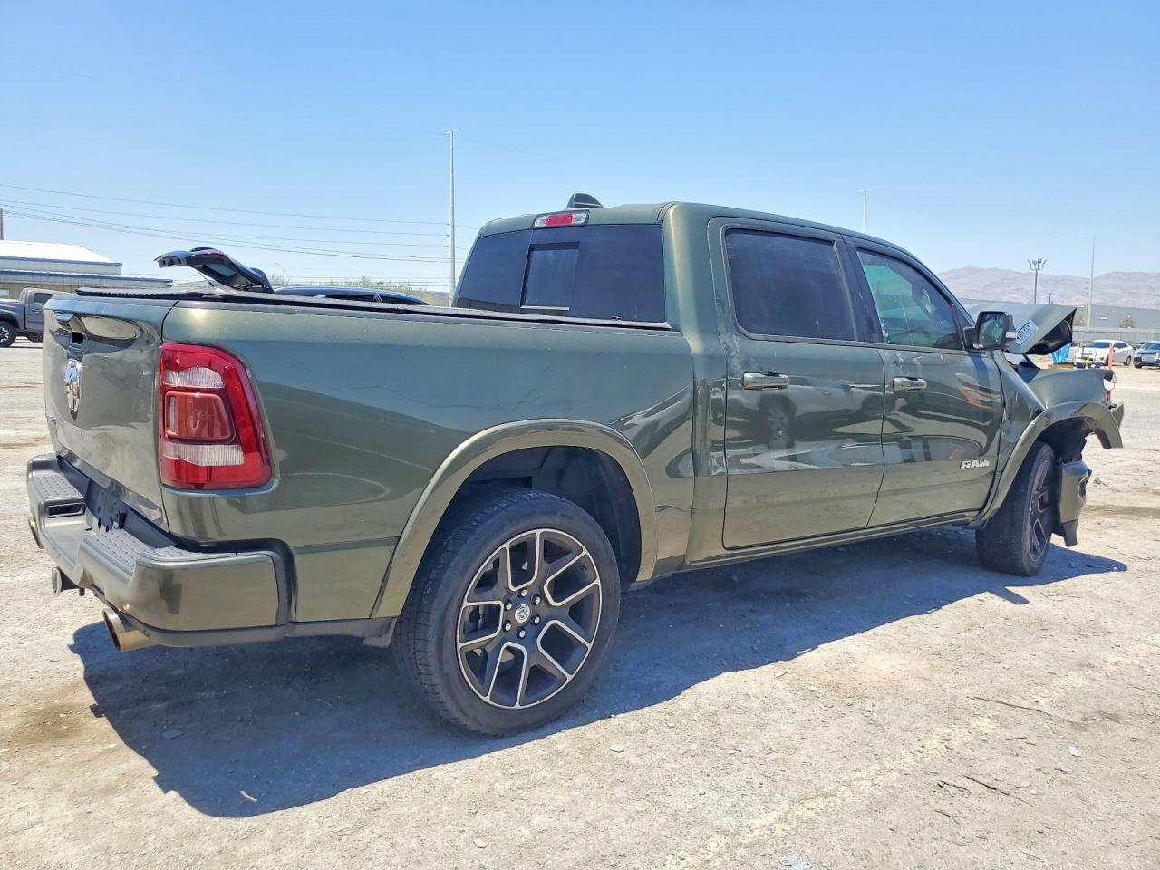 2021 Ram 1500 Laramie - Фото 3