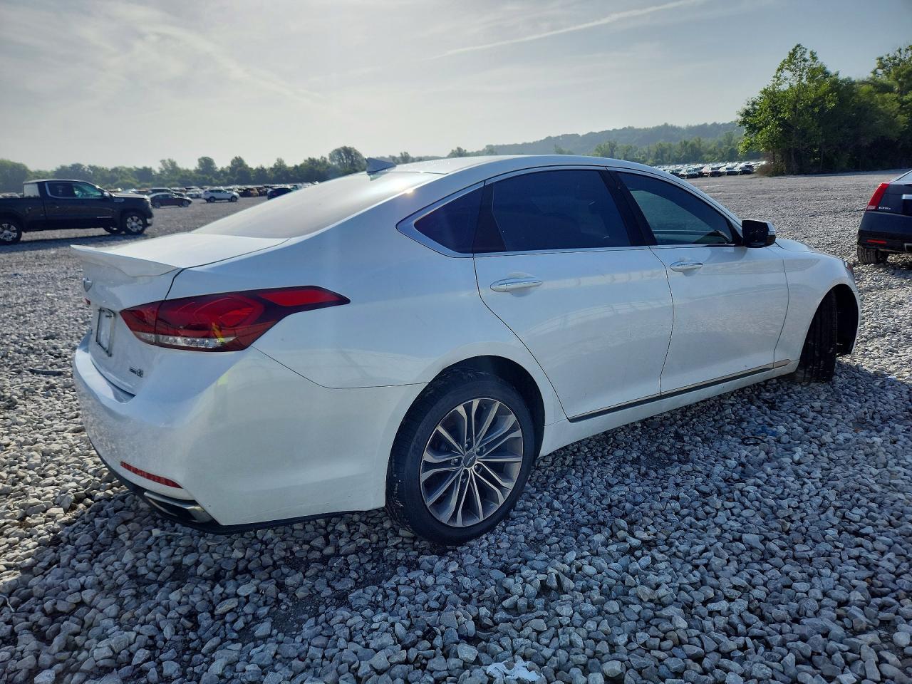2015 Hyundai Genesis 3.8L - Фото 3