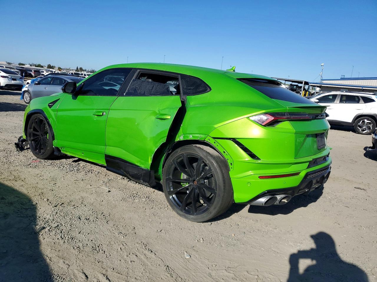 2021 Lamborghini Urus - Image 2